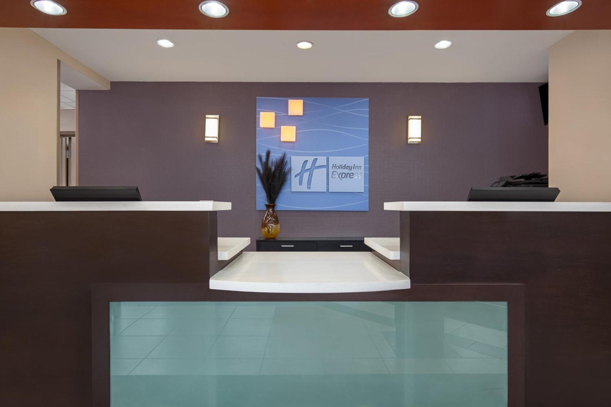 Holiday Inn Express Hotel & Suites Barrie By Ihg Exterior foto